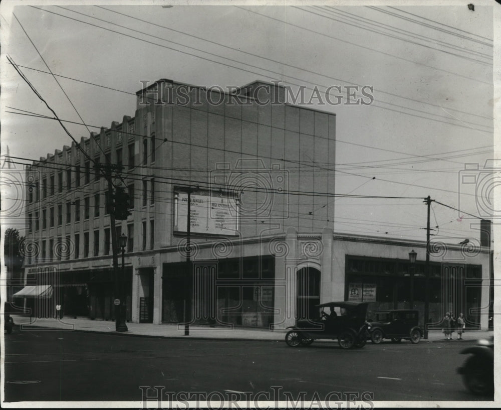 1929 Press Photo The new Austin building at E.105th in Carnegie Avenue-Historic Images