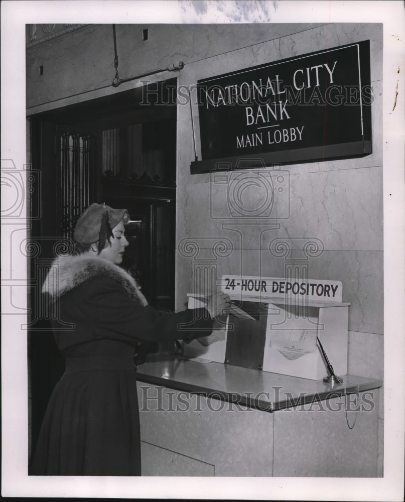 1954 Press Photo The National City Bank&#39;s main lobby - cva85642 - Historic Images