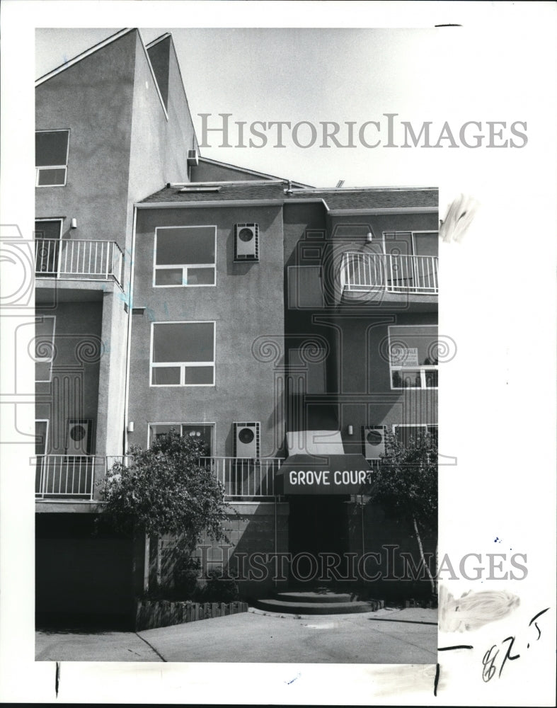 1989 Press Photo Grove Court Condominium - cva86611-Historic Images