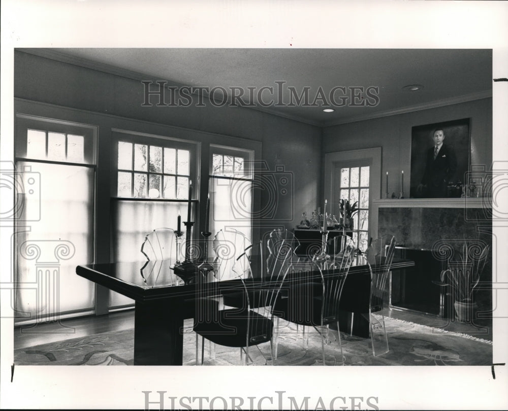 1989 Press Photo A well organized Dining Room, Simple yet Elegant look. - Historic Images