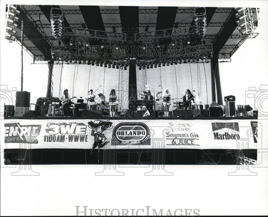1991 Press Photo The Floating Stage at National Rib Cook Off - cva86727 - Historic Images