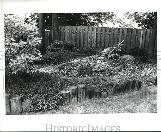 1987 Press Photo Island Rock Garden - Historic Images