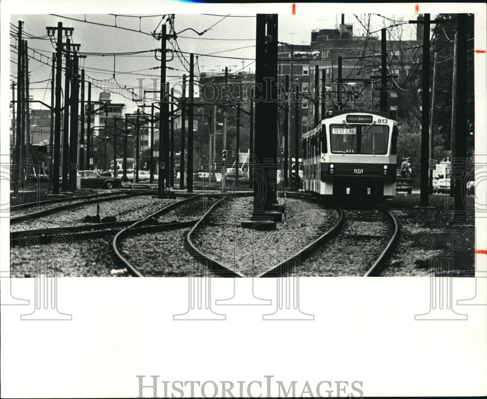 1981 Press Photo The new RTA car heads for Shaker Square on its new tracks - Historic Images
