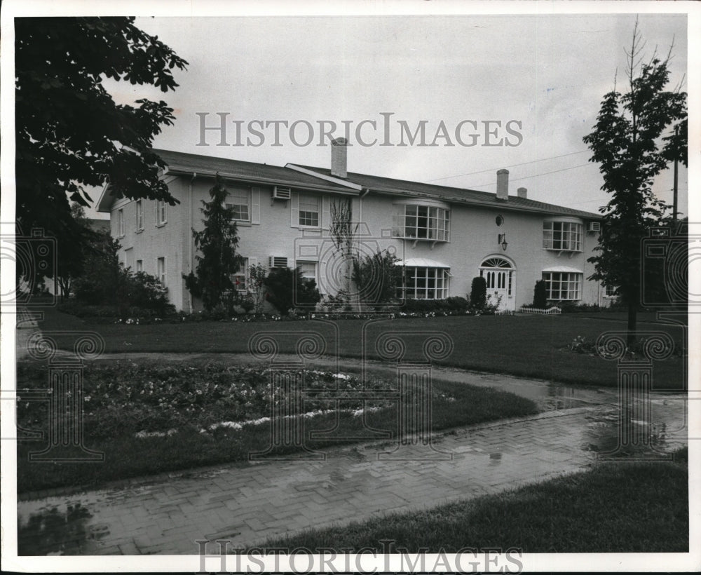 1973, The Meadowsawn Apartments in Mentor - cva86922 - Historic Images