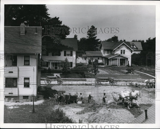 1968 Press Photo People are digging the basement for another house at Mars Ave. - Historic Images