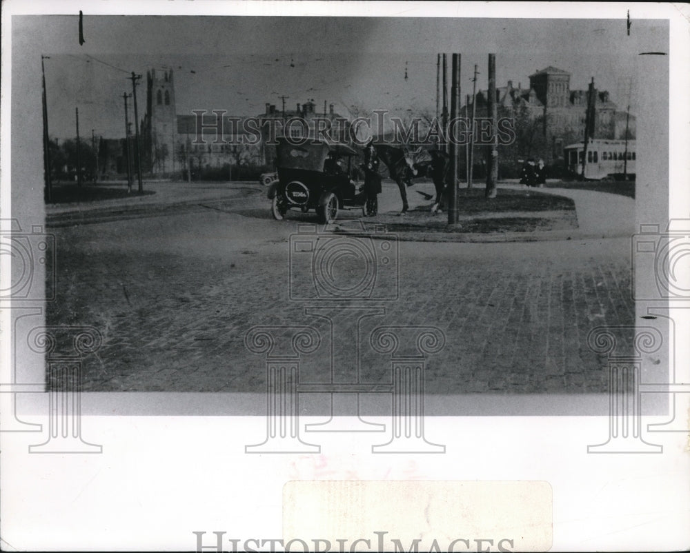 1965 Press Photo 1915 Hot Rodder nabbed by an unmounted policeman - cva87391 - Historic Images
