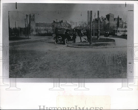 1965 Press Photo 1915 Hot Rodder nabbed by an unmounted policeman - cva87391 - Historic Images