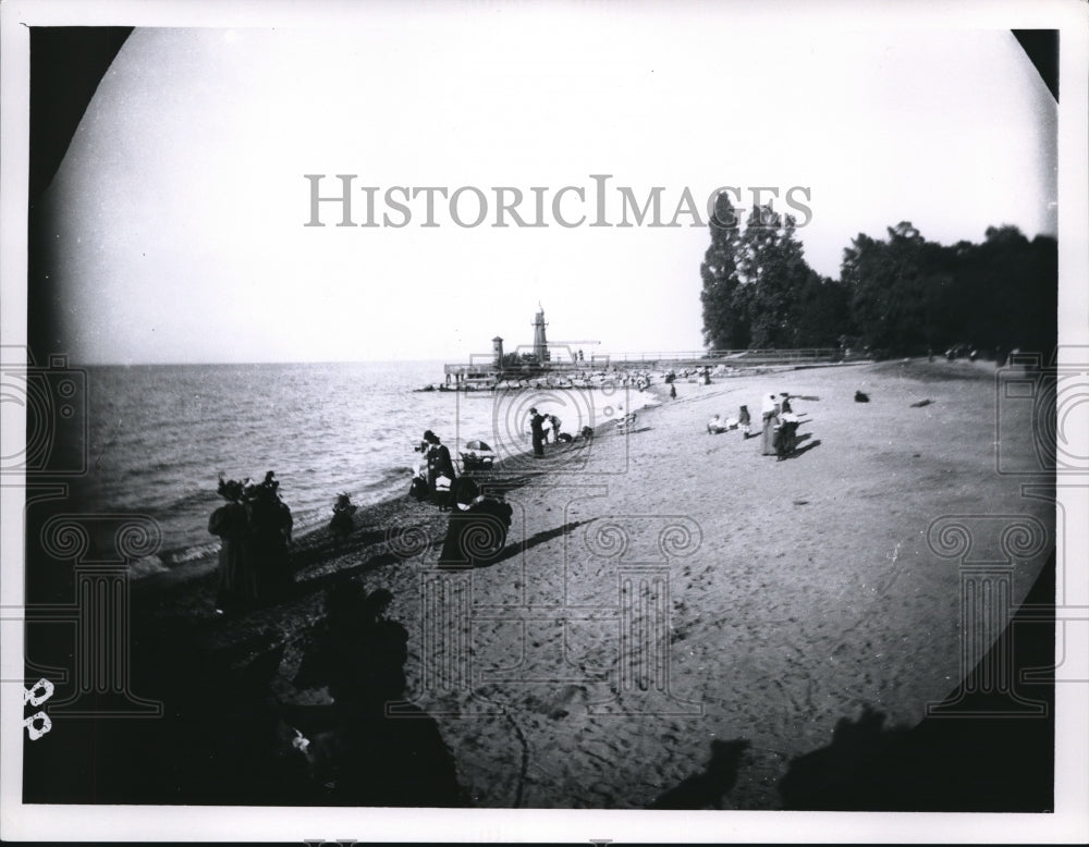 1968 Press Photo Beach &amp; pier at Gordon Park, Sept 1896 - cva87920 - Historic Images