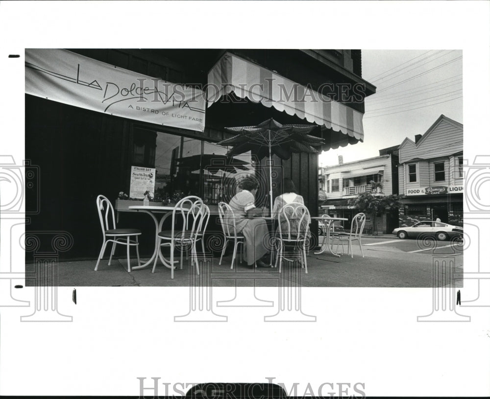 1987 Press Photo Outside Restaurant La Dolce Vita cor of Mayfield &amp; Murray Hill - Historic Images