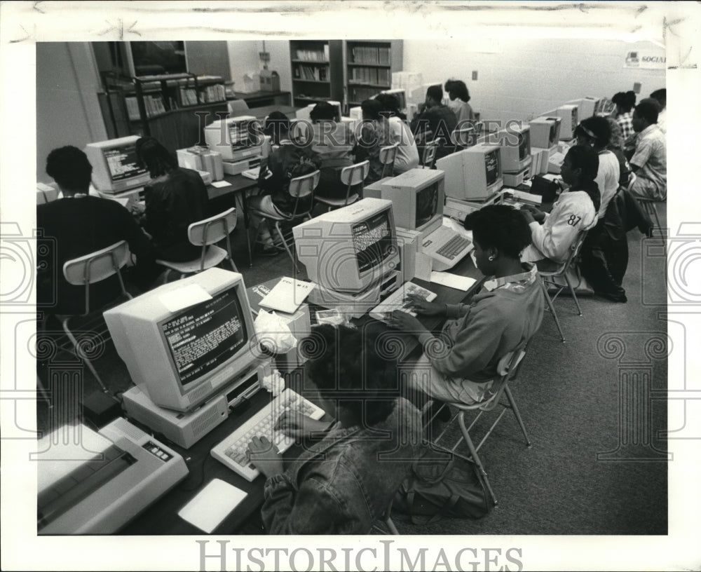 1986 Press Photo Computer room in Jane Addams High School - Historic Images