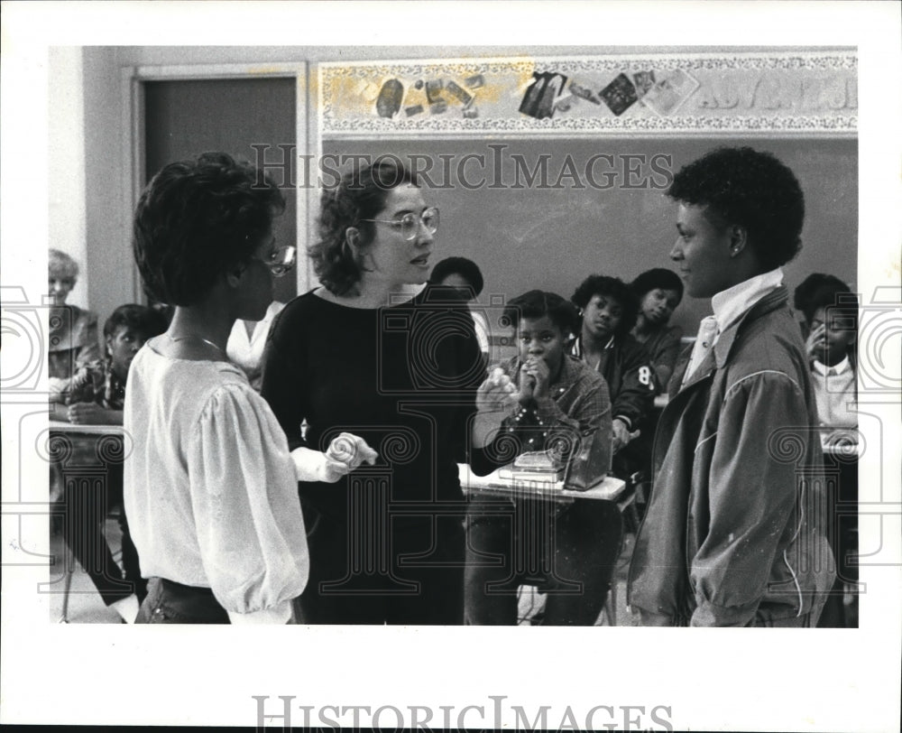 1984 Press Photo The Shakespeare class at Jane Adams School - Historic Images