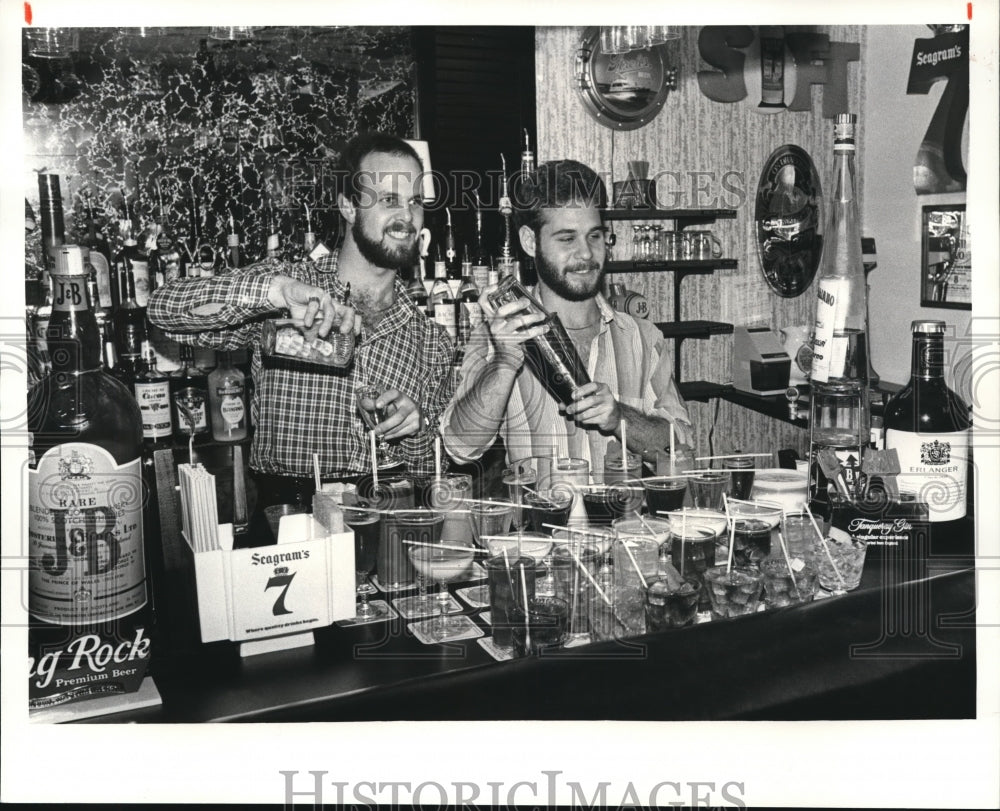 1981 Press Photo Michael Uberstine &amp; Don Craig at Brecksville Bar School - Historic Images