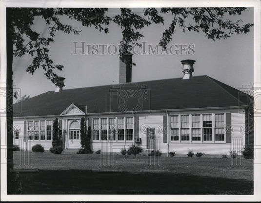 1965 Press Photo Clara Barton Elementary School, Warrensville Hts - cva88156 - Historic Images
