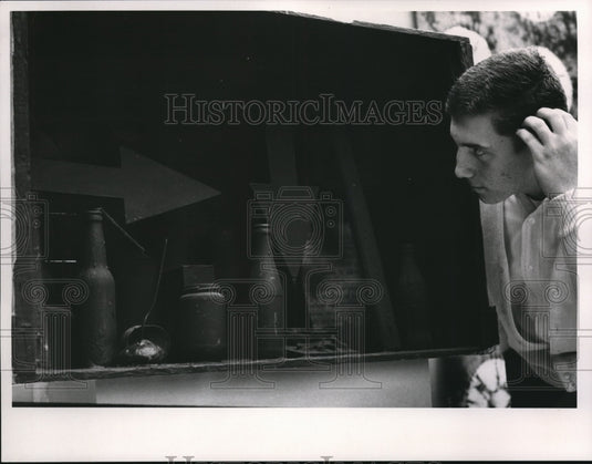 1966 Press Photo The "Hunger is from Within" display with Joseph Regana - Historic Images