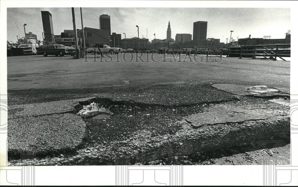 1980 Press Photo The Pier Steps Fall Apart at End of 9th Street - Historic Images