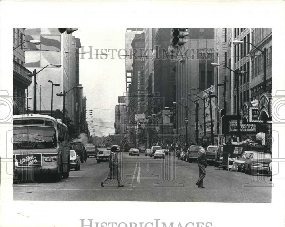 1984 Press Photo Looking West on Euclid Ave. near East 17th Street - Historic Images