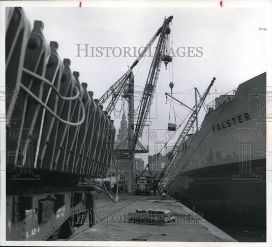 1966 Press Photo The Buckeye Booster unloading steel - cva88267-Historic Images