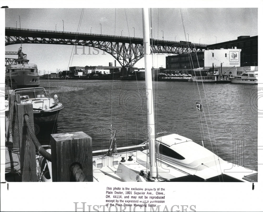 1988 Press Photo View across the Cuyahoga from the Nautica that was build - Historic Images