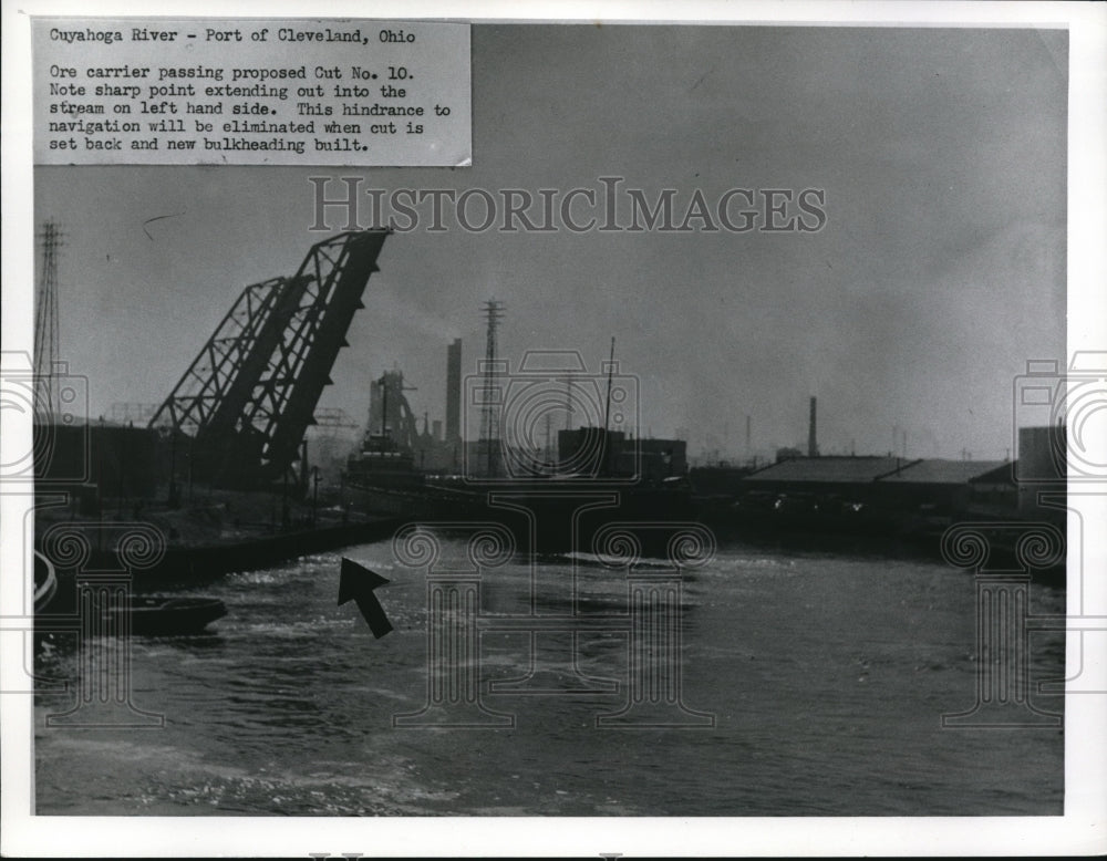 1961 Press Photo The Port of Cleveland along the Cuyahoga River - cva88332 - Historic Images