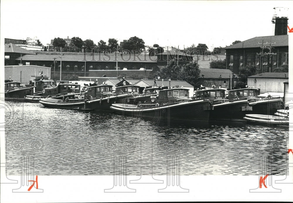 1981 Press Photo The tug boat in Cuyahoga River - Historic Images