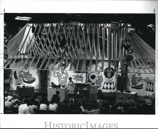 1989 Press Photo Circus theme at the Cleveland Health Education Museum - Historic Images