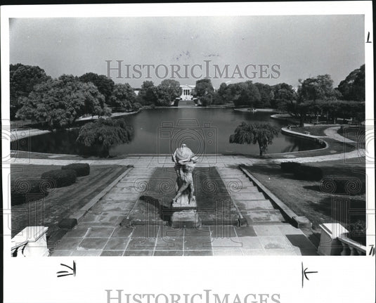 1988 Press Photo Cleveland Museum of Art Wade Wagon. - Historic Images
