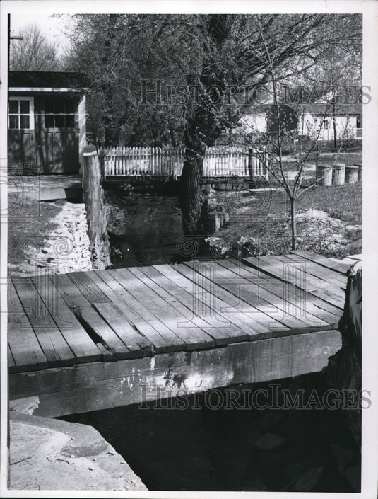 1967 Press Photo Bridges over the polluted west branch of Big Creek - cva88484- Historic Images