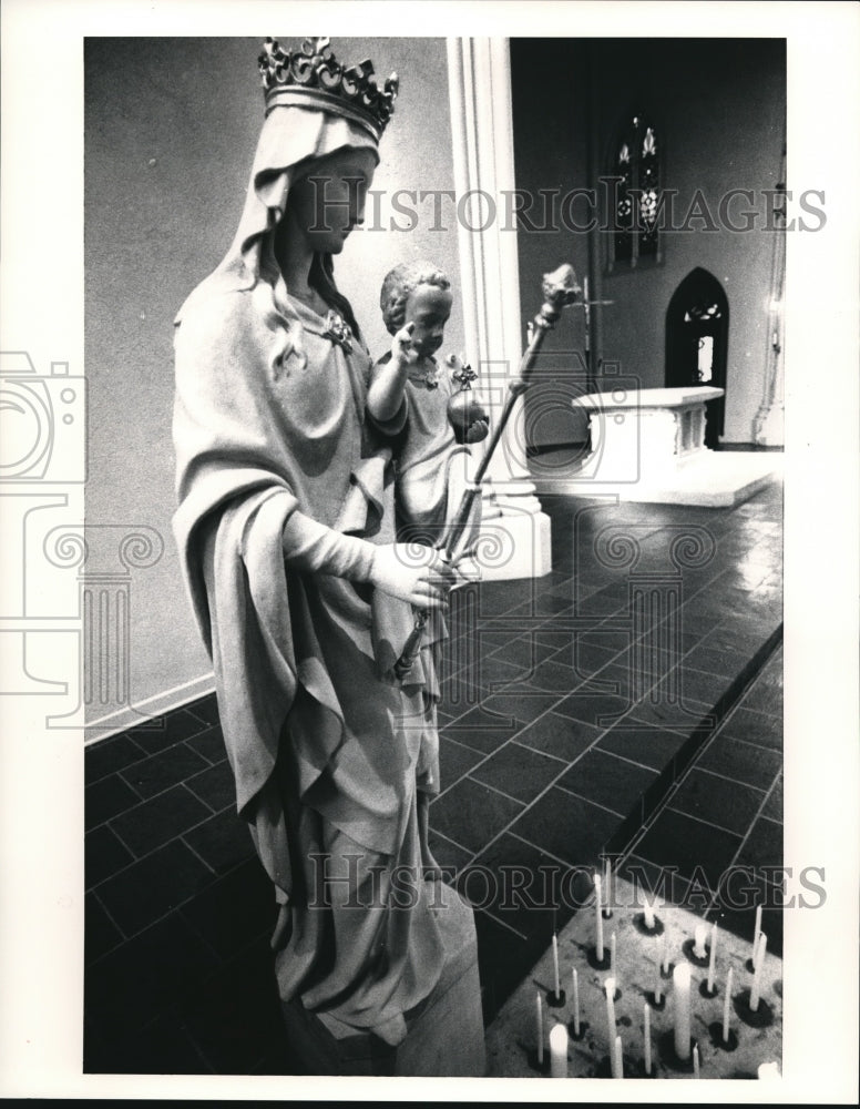 1991 Press Photo The Statue of Blessed Virgin Mary and Child at St.Peter Church - Historic Images