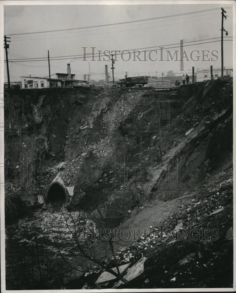 1948 The Kingshore River flood washed away the side walk  - Historic Images