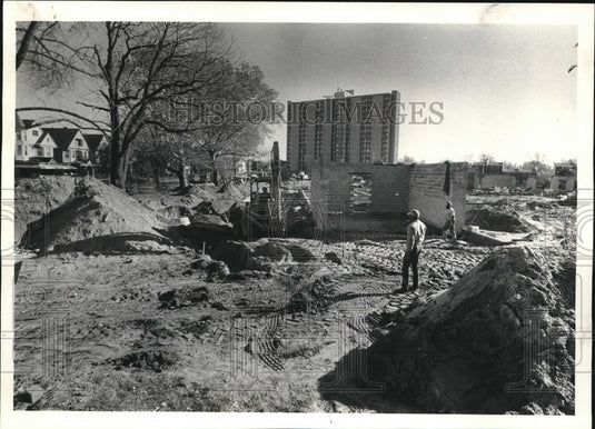 1984 Press Photo  The Eliza Bryant Center construction at Addison and Wade - Historic Images