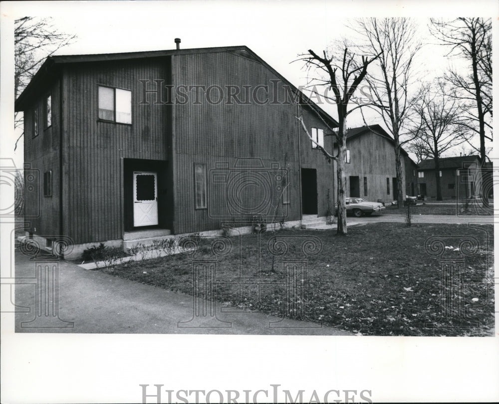 1977 Press Photo The new Noah home on the Hough Area - cva88968 - Historic Images