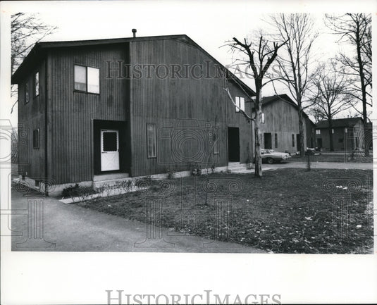 1977 Press Photo The new Noah home on the Hough Area - cva88968 - Historic Images