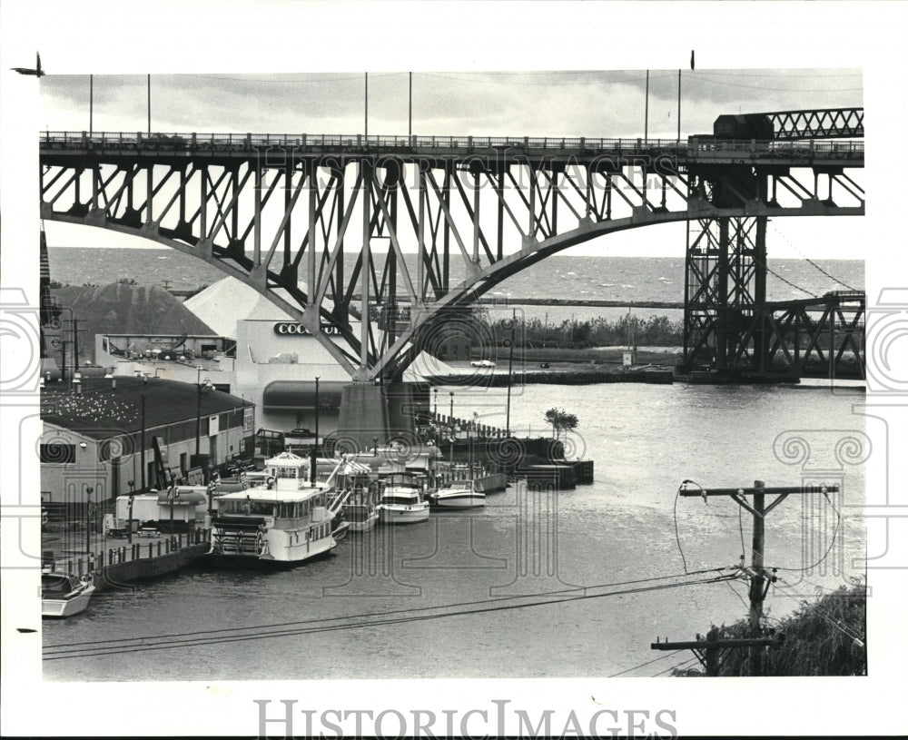 1987 Press Photo The Development along the West Bank of the Cuyahoga - Historic Images