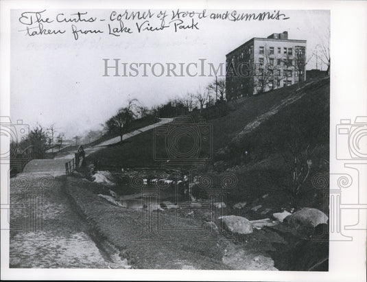 1961 Press Photo The Curtis, Corner of Woodland & Summit taken from Lake View Pk - Historic Images