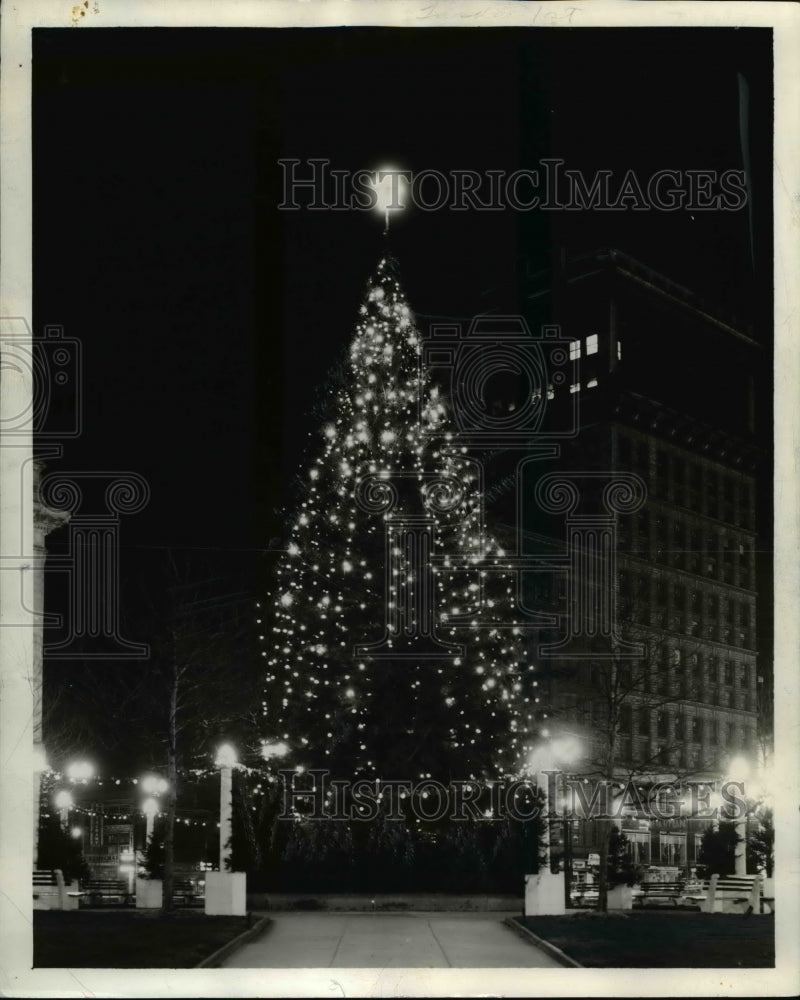 1940 The Christmas Tree Lightning in Public Square  - Historic Images
