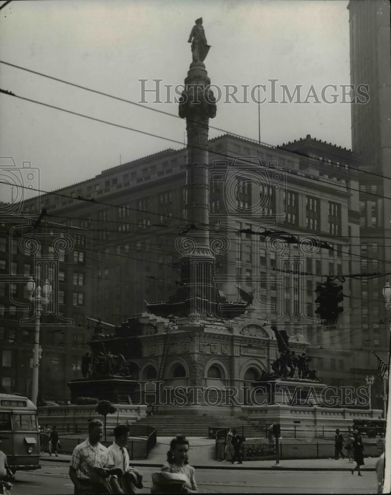 1946 Press Photo Soldiers and Sailors Monument 1946 - cva89650 - Historic Images