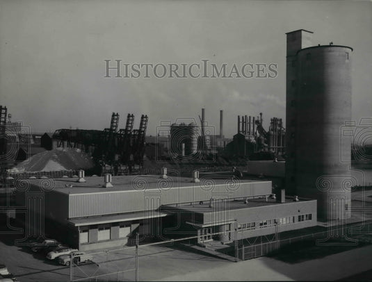 1953 Press Photo The Natural Sugar Refining Co. at 2195 Drydock Street , S.W. - Historic Images