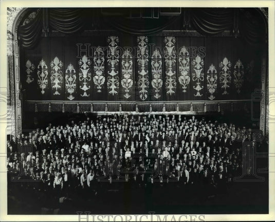 1976 Press Photo The Playhouse Square Center Dedicated Volunteers "Red Coats"-Historic Images
