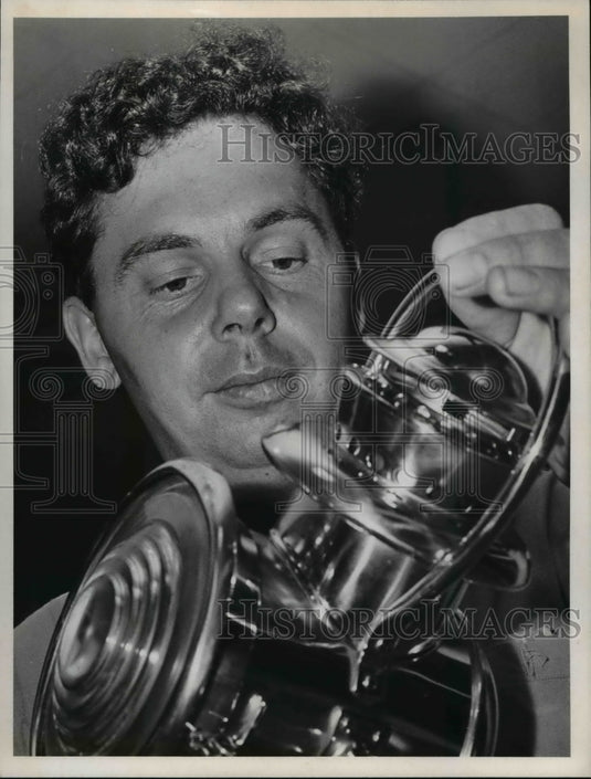 1965 Press Photo Siefgried Buerling, operations supervisor for Western Reserve - Historic Images