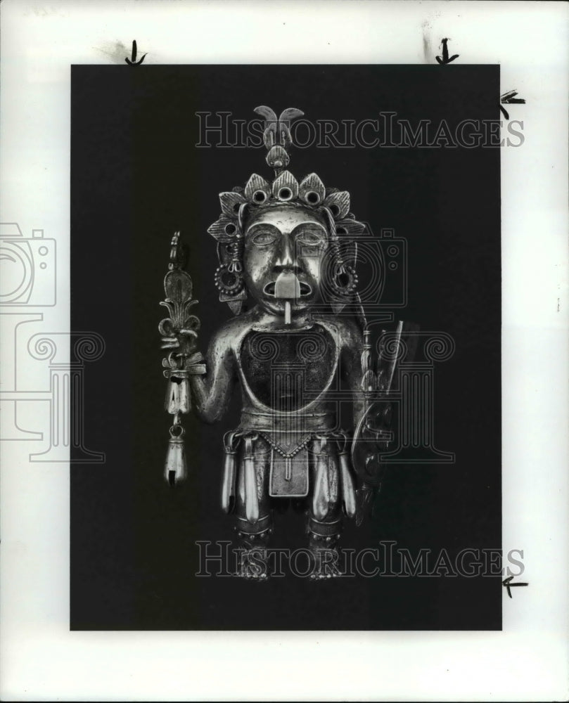 1985 Press Photo Figure of Warrior King. Leonard C. Hanna Jr. - Historic Images