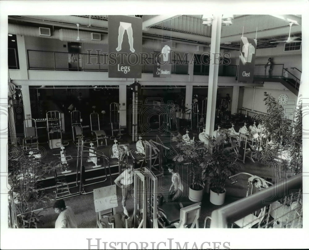 1989 Press Photo University Hospitals One to one fitness center - Historic Images