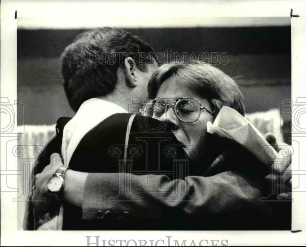 1987 Press Photo Mark Wilson accepts deploma of his dead brother Daryl Wilson - Historic Images