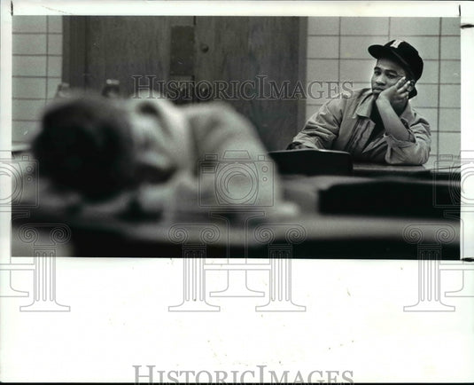 1987 Press Photo Grant Franklin waiting for SAT to begin at Cleve Heights High - Historic Images