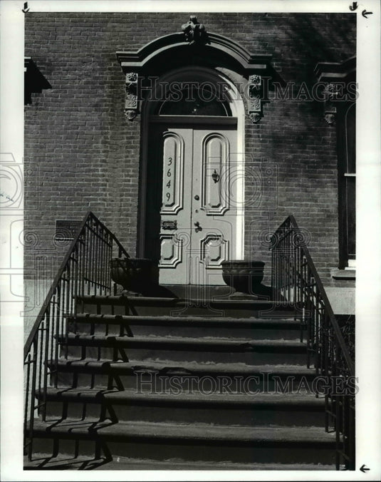 1989 Press Photo Mid-town corridor 3649 Prospect avenue - Historic Images