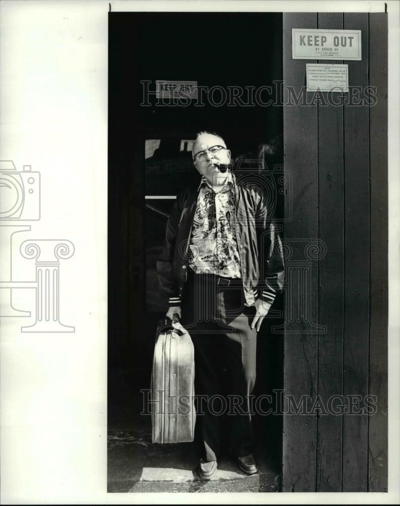 1984 Press Photo John Rice was locked out of the Dallas Hotel after the State - Historic Images