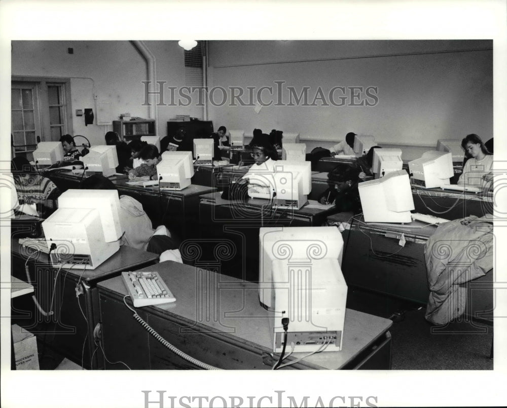 1992 Press Photo Collinwood High School &amp; Math, Computer Class - cva91702 - Historic Images