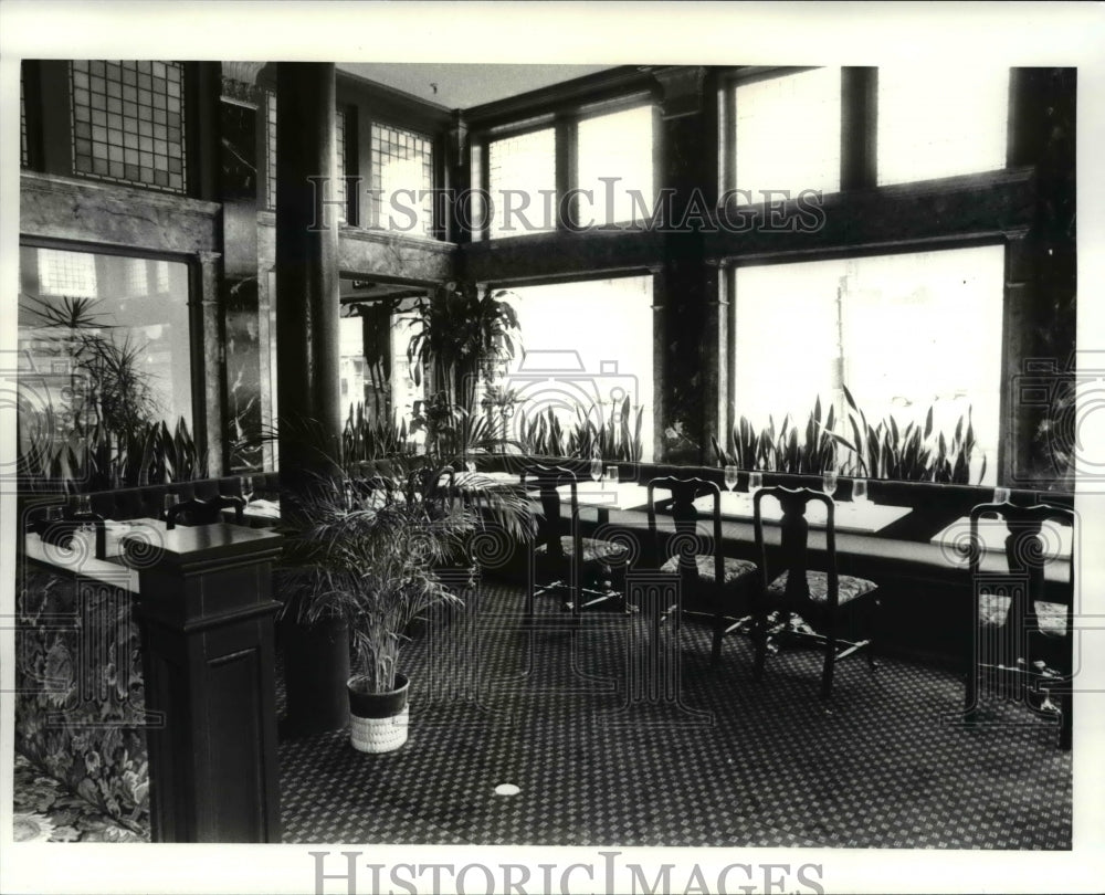 1986 Press Photo Burgees Grand Cafe - Historic Images