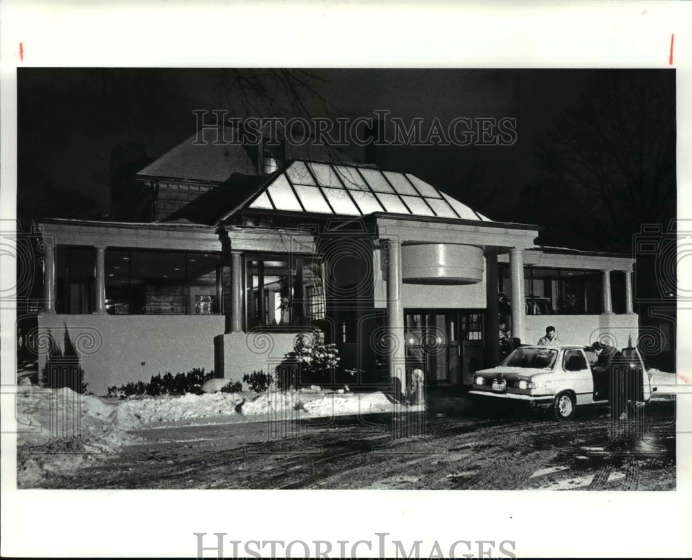 1986 Press Photo Baricelli Inn, 2203 Cornell Road - Historic Images