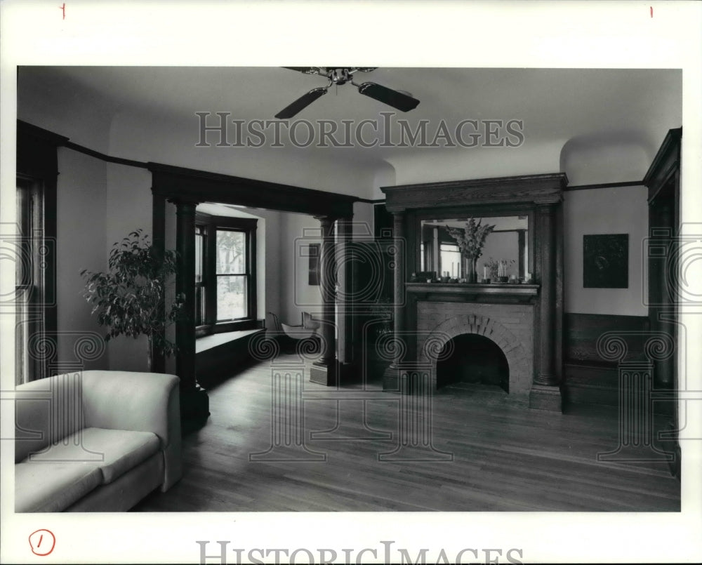 1991 Press Photo Interior of the home at 5400 Franklin, Ohio City - cva91823 - Historic Images