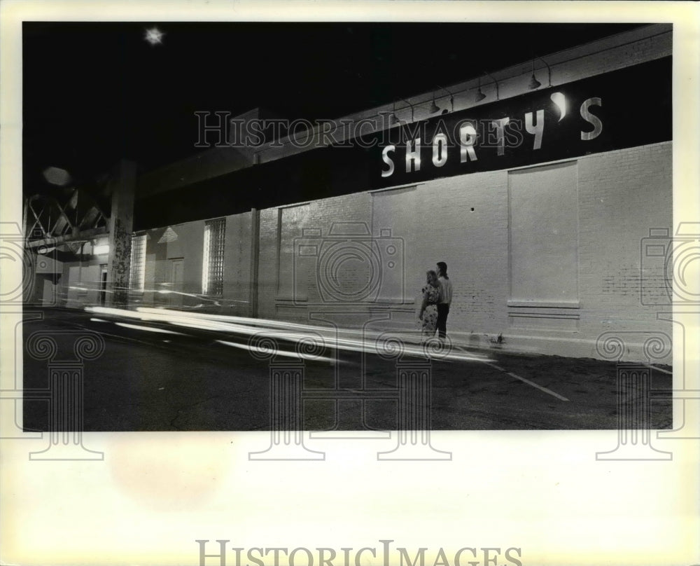 1986 Press Photo The Shorty&#39;s in the Flats for Late Night Food - Historic Images